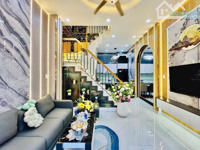 Bán gấp! HẺM 31 UNG VĂN KHIÊM 3tỷ588 cách ĐH Hutech chỉ 50m Dt 48m2(4x12) - 2
