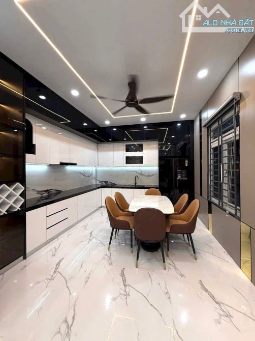 Chốt gấp căn nhà đẹp 63m2 ngay Đ. Bùi Thị Xuân, Tân Bình. Giá: 3 Tỷ 110tr, có SHR - 2
