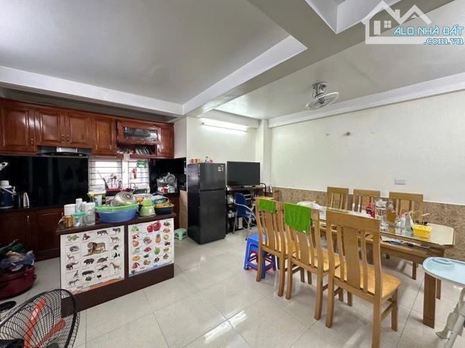 Hiếm ! Nhỉnh 9 Tỷ - Gần Phố - Dân Xây - Trung Tâm Quận Thanh Xuân - 51M, 5 Tầng. - 2