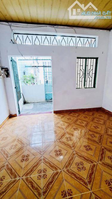 Bán Nhà Sát CVPM Quang Trung Q12 - 40M2( 4 10)- Cấp 4-HXH- Chỉ 3,25Tỷ. - 2
