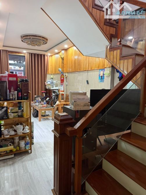 2 tầng 2 mặt kiệt 6m Ông Ích Khiêm - Hải Châu với giá 4ty hơn - 2