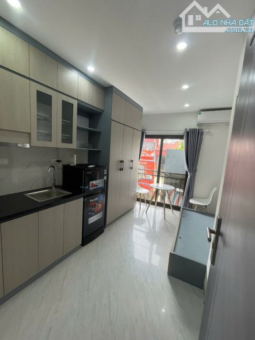Cho Thuê CCMN Ngõ 112 Yên Hoà Cầu Giấy 25m2 Studio Ban Công Thang Máy Full Đồ Gần Chợ - 2