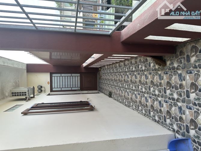 BÁN TÒA NHÀ NGHỈ 12 PHÒNG – ĐANG KHAI THÁC 20TR/THÁNG – SÁT TRỤC THĂNG LONG - 2