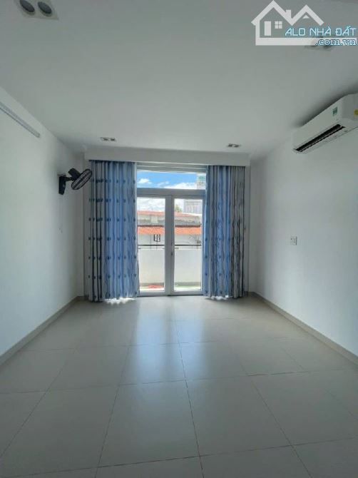 🏡 BÁN NHÀ ĐẸP 4 TẦNG – GẦN MẶT TIỀN – TRUNG TÂM THÀNH PHỐ 📍 Vị trí: Cách mặt tiền chỉ 2 - 2