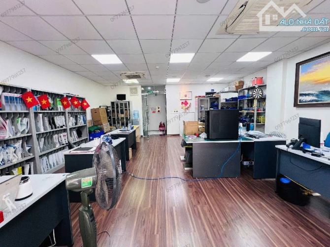BÁN NHÀ HOÀNG QUỐC VIỆT 65m2. GARA Ô TÔ - 2 Ô TÔ TRÁNH + K. DOANH, VĂN PHÒNG ĐỈNH CAO - 2