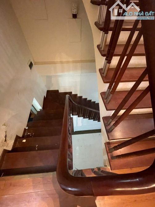 Bán nhà 5 tầng  Nguyễn Văn Huyên 70m 25.5 tỉ. - 2
