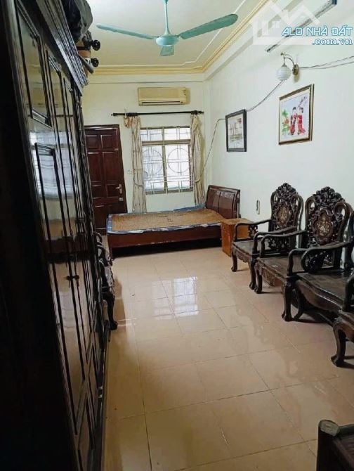 5.x TỶ Bán nhà Trương Định - Nhà dân xây chất - ngõ nông thông - ô tô gần - 5 Tầng -31m. - 2