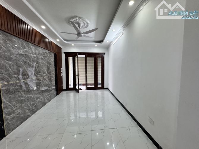 BÁN NHÀ BÁT KHỐI 5 TẦNG. NHỈNH 5 TỶ CÓ THƯƠNG LƯỢNG - 2