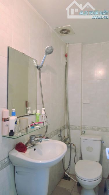 Hoàng Hoa Thám, 52m, Ngõ thông gần phố, Nhà dân xây đẹp, Sổ chính chủ, Giá đầu tư, Hiếm - 2