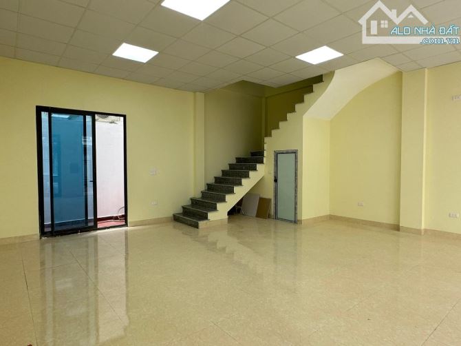 Bán LK Kiến Hưng 5T, cận góc VIP, đang cho thuê 20tr/ tháng - 2