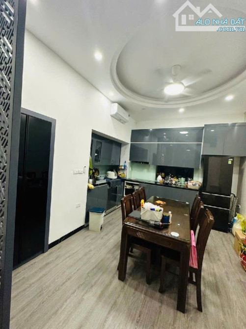 BÁN NHÀ MỚI NGUYỄN VĂN CỪ – TRUNG TÂM - Ô TÔ TRÁNH – NỞ HẬU – 3 THOÁNG – 54M2 CHỈ 18,9 TỶ - 2