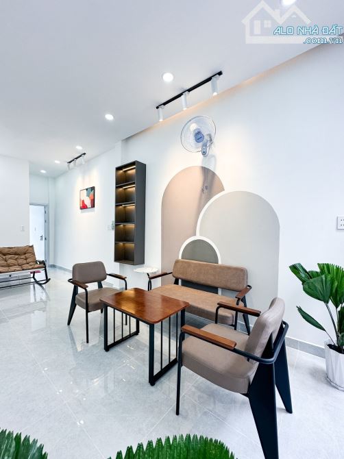 Bán nhà Xô Viết Nghệ Tĩnh BTH, Full nội thất xịn sò, nở hậu, có 1PN dưới trệt, chỉ 6.x tỷ - 2