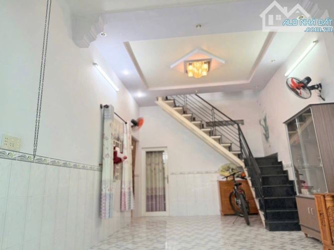 Bán nhà 1 trệt 1 lầu sổ riêng thổ cư p. Tân Phong - 2