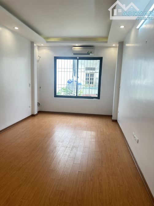 🔥 NHÀ HOA LÂM. LỆ MẬT 🔥 NGÕ NÔNG THOÁNG RỘNG 30M RA MẶT PHỐ. 🔥CHỦ CẦN BÁN HẠ CHÀO 200T - 2