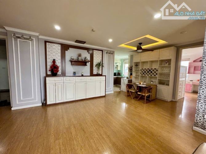 Bán chung cư Nguyễn Chí Thanh lô góc , view đẹp , 3 ngủ ở ngay – 118m2 X 9.9 tỷ - 2