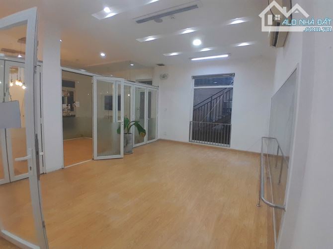 CHO THUÊ BIỆT THỰ 658/23-25-27 CÁCH MẠNG THÁNG 8, Q3, DIỆN TÍCH: 17X23m, HẦM 3 LẦU, 100TR - 2