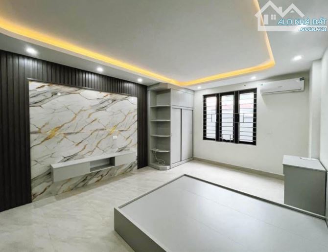 - Bán nhà Trần Cung, 10m ô tô, sát phố, nội thất xịn sò, 46m2, 9.7 tỷ. - 2