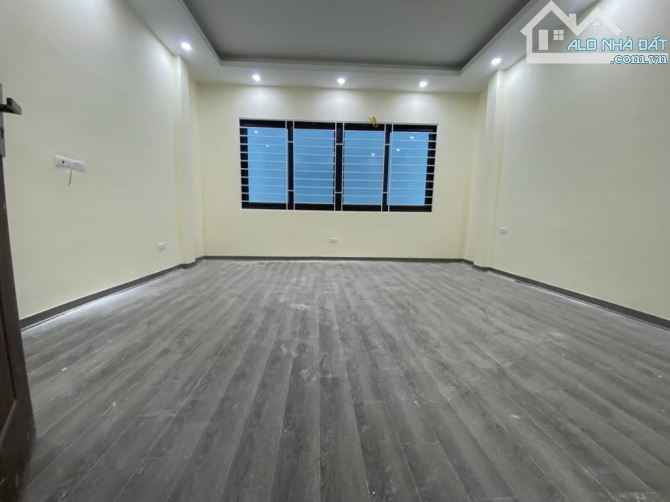 N.H.À ĐẸP-ĐỒNG NHÂN-ĐÔNG LA-TRONG ĐÊ- DT 31M2-5TẦNG-GIÁ 4TỶ - 2