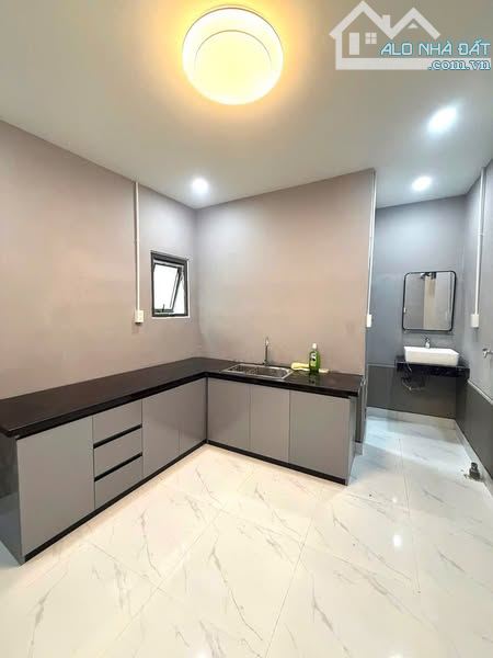 Bán siêu phẩm 1TY căn nhà Nguyễn Hữu Cảnh p8 Đà Lạt - 2