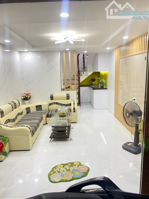 Bán nhà Ngõ Văn Chương, ngõ nông, 25m , 4 tầng - 2