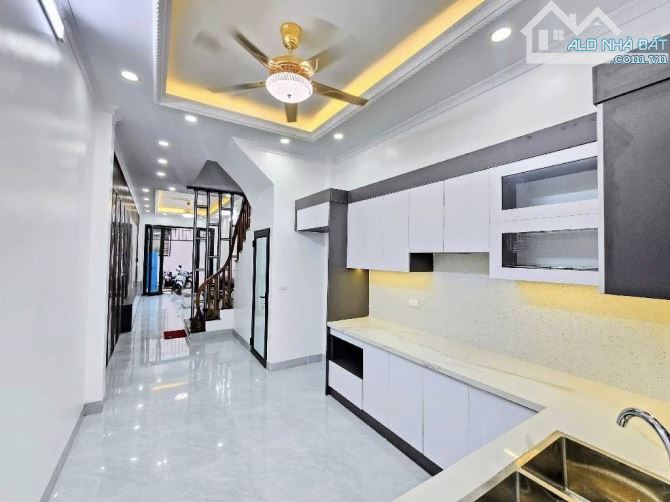- Bán nhà Trần Cung, 10m ô tô, sát phố, nội thất xịn sò, 48m2, 10 tỷ. - 2