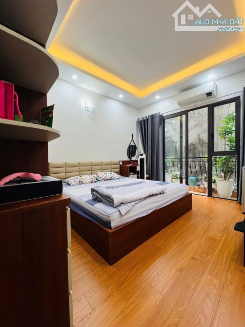 💥NHÀ ĐẸP LẠC LONG QUÂN - Ô TÔ ĐỖ CỔNG - NHÀ ĐẸP Ở NGAY - TẶNG FULL NỘI THẤT - 30m2 - 11.5 - 2