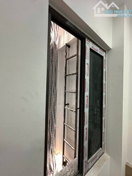 Bán CCMN Pháo Đài Láng, Đống Đa, 50m2, 7 tầng, mặt tiền 8.5m, giá 15.9 - 2
