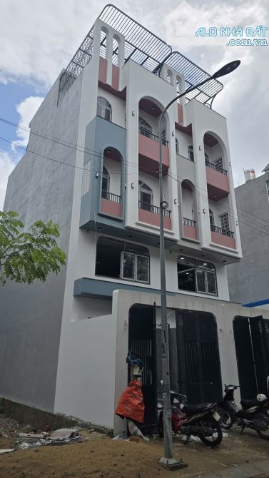 Bán nhà mới CC An Phú Đông, Q12, gần ĐH Nguyễn Tất Thành. DT 4x18m, 5tấm, HXH 12m, 7.35tỷ - 2