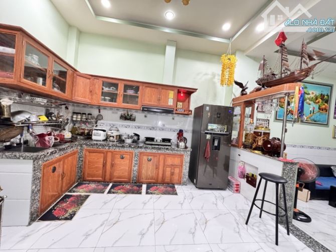 BÁN NHÀ ĐƯỜNG SỐ 8 LINH XUÂN, THỦ ĐỨC - 3 TẦNG - 4PN - 54M2 - GIÁ 4.7 TỶ. - 2