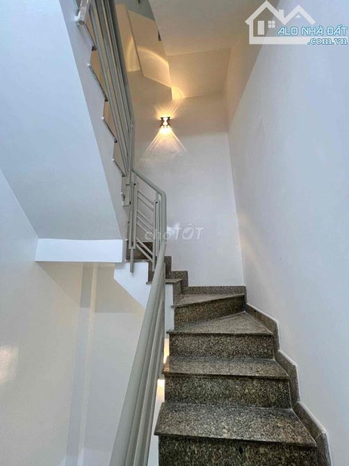 Nhà HXH Đoàn Văn Bơ, P.9, Quận 4 | 3 x 8 | Trệt 2 Lầu ST | 4PN 3WC | Giá 16tr - 2