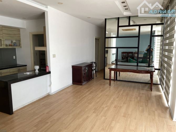 Tôi bán nhà phố LÒ ĐÚC TRẦN KHÁT CHÂN 55m2 5T Thang Máy Ôtô cách nhà ba bước chân SĐCC