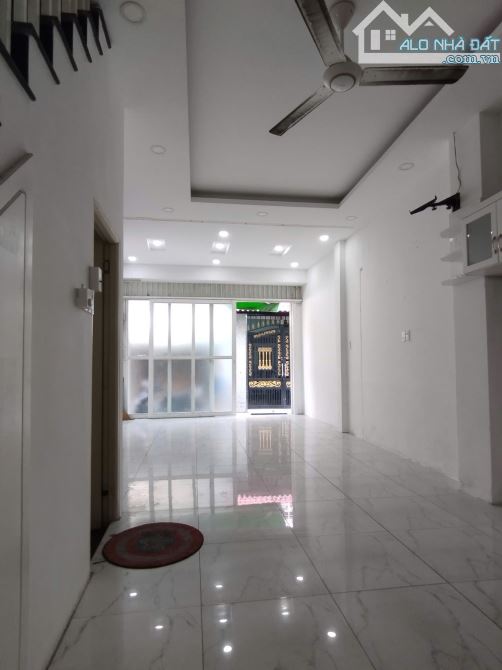Nhà Hẻm 3 Gác 1/ Đoàn Văn Bơ, P.14, Quận 4 | 4,5 x 10 | Trệt 2 Lầu | 2PN 2WC | Giá 13tr - 2