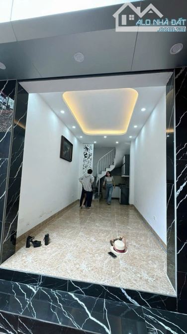 Bán nhà Trần Cung, 10m ô tô, sát phố, nội thất xịn sò, 41m2, 9.7 tỷ. - 2
