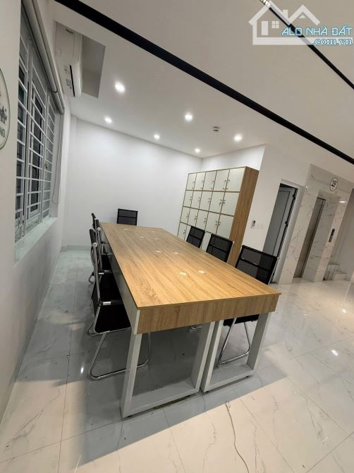 CẦN BÁN GẤP LK - 6 TẦNG - NHÀ ĐẸP LONG LANH - KINH DOANH - THANG MÁY - 2