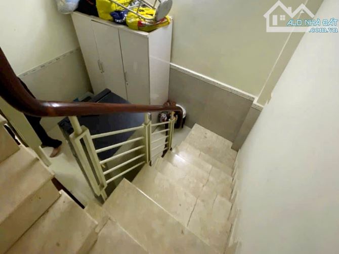 Cần bán nhà Quận 4, 2 lầu sân thượng hẻm Đoàn Văn Bơ - 2