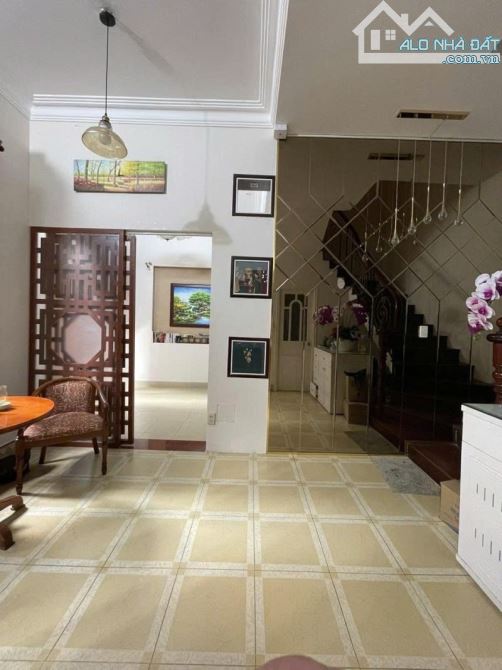 Bán nhà Biệt thự Đặng Dung - Tân Định, Quận 1,  DT: 7,8x8,5m, 3 Tầng - 3 PN, 18,6 tỷ. - 2