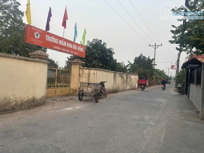 Bán 95m mặt tiền 10m Phúc Thịnh,Hà Nội lô góc đường thông ô tô tránh - 2