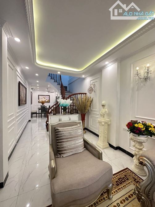 Bán Gấp Nhà 20 Đàm Quang Trung, Cổ Linh, Long Biên, 48m2, 5 Tầng, Phân Lô, Ô tô, Full đồ - 2