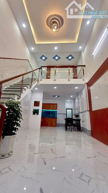 bán nhà đẹp gần chợ xuân thới thượng - 3 phòng ngủ- giá chỉ hơn 2 tỷ - dọn vào ở ngay - 2