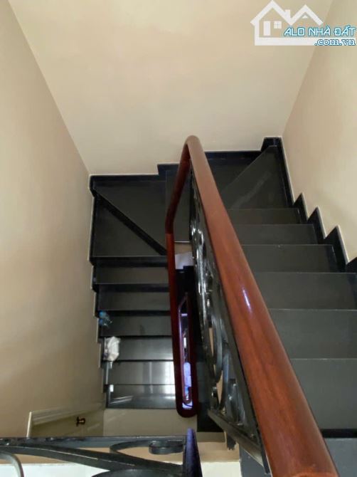 Vị trí đẹp! Cách 5 căn ra mặt tiền - 4 tầng - Hẻm ô tô Hoàng Hoa Thám - Phú Nhuận - 8.8 ỷ - 2