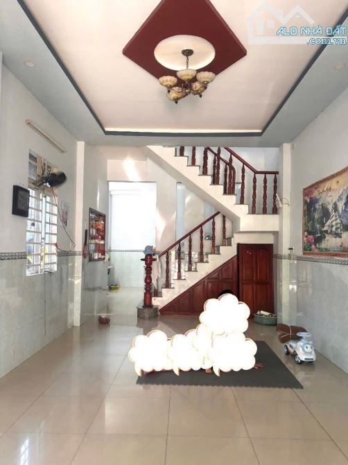 bán căn nhà gần chợ bà điểm-1 lầu 1 trệt- 3 phòng ngủ- 2 wc- dọn vào ở ngay - 2