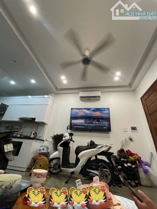 🌺🌺🌺BÁN NHANH SIÊU PHẨM NGUYỄN VĂN CỪ  NHÀ 5 TẦNG  Sát chung cư berriver 370 Nguyễn văn - 2