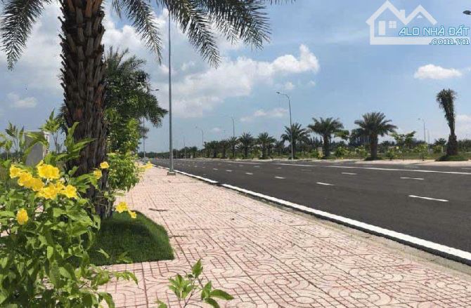 Bán lô 100m2 mặt tiền rộng cực đẹp ngay cầu Cát Lái-Sổ sẵn chỉ 1 tỷ6 - 2
