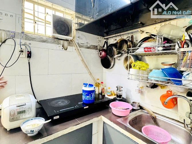 Bán nhà Quận 5, 1 lầu đúc 2 mặt hẻm Cao Đạt, giá chỉ 5.68 tỷ - 2