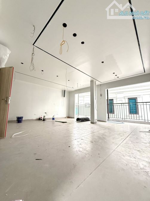 Bán tòa CHDV đườngTrần Quốc Vượng quận Cầu Giấy - Sổ 60m2 - 7 tầng - MT 7m - 12 phòng víp - 2