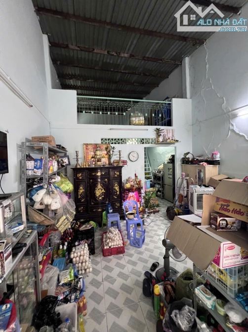 NHÀ CỦ XE HƠI TỚI NHÀ  NGANG 5.5 DÀI 13.5 M  TRUNGTÂM Q4 CÓ 90 TRIÊU M - 2
