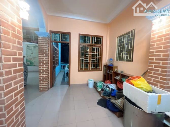 Nhà sân vườn 120m², thiết kế thoáng, ô tô vào tận cửa – giá chỉ 14 tỷ - 2