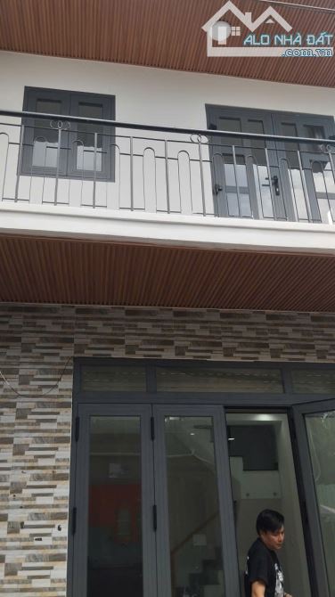 Bán Nhà Mặt Tiền hẻm Lô góc, 40m2, 2 Tầng, ngang 4,2m Đường thông sằm uất - 2