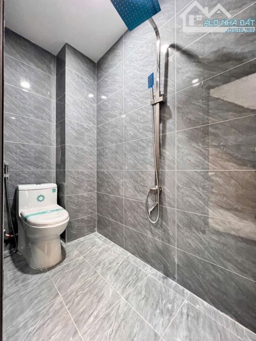 NẮM CHÍNH CHỦ BÁN NHÀ 2 TẦNG HẺM 208 CÁCH MẠNG THÁNG 8 - 2