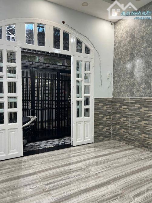 Nhà 3 tầng cực đẹp, gần ĐH Luật, 50m2, nhỉnh 5 tỉ - 2